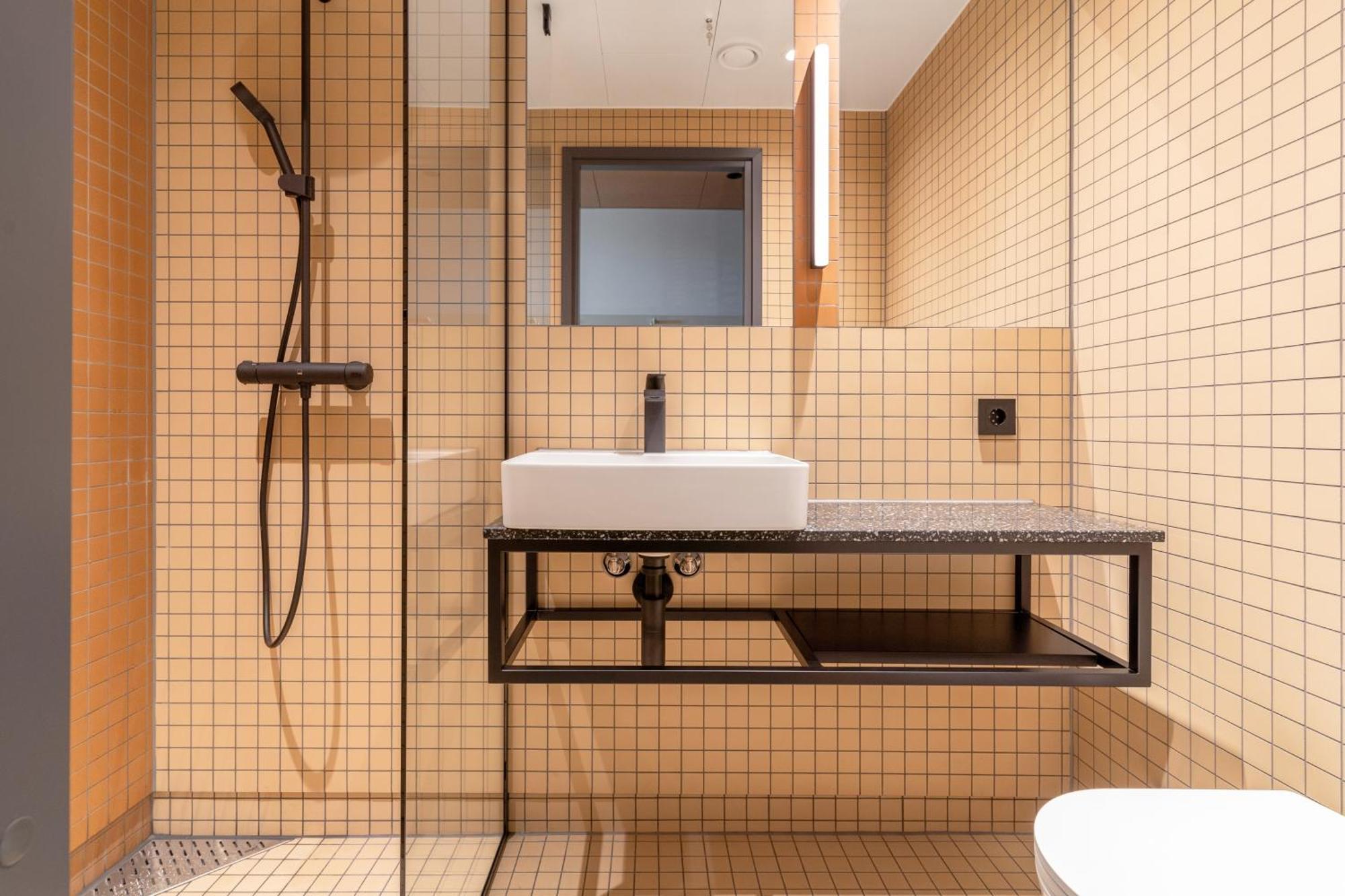 Comfort Hotel Helsinki Airport Вантаа Экстерьер фото